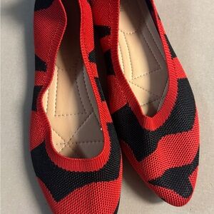 Red and Black Knit Pointed Ballet Flats